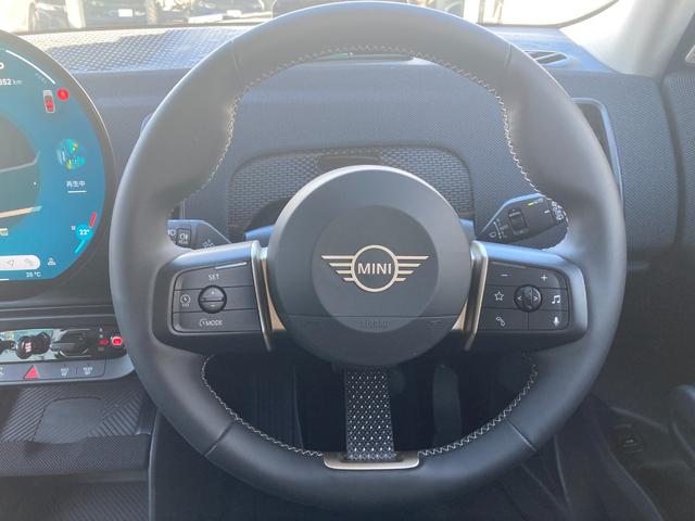 ＭＩＮＩ カントリーマンＤ　クラシック・トリム　弊社デモレンタ　メモリ機能付パワーシート　運転席マッサージ機能　ハーマンカードンサウンド　シートヒーター　ステアリングヒーターヘッドアップディスプレイ　追従型クルコン　全周囲カメラ　バックカメラ（37枚目）