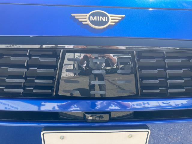 ＭＩＮＩ カントリーマンＤ　クラシック・トリム　弊社デモレンタ　メモリ機能付パワーシート　運転席マッサージ機能　ハーマンカードンサウンド　シートヒーター　ステアリングヒーターヘッドアップディスプレイ　追従型クルコン　全周囲カメラ　バックカメラ（57枚目）