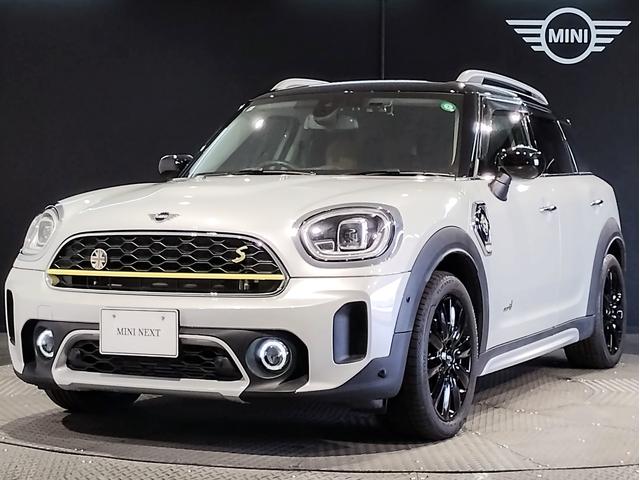 ＭＩＮＩ クーパーＳ　Ｅ　クロスオーバー　オール４　純正ＨＤＤナビ　バックカメラ　コーナーセンサー　追従型クルコン　電動リアゲート　シートヒーター　ＬＥＤヘッドライト　ＬＥＤフォグランプ　コンフォートアクセス　衝突警告　歩行者警告　純正１８インチアルミ（7枚目）