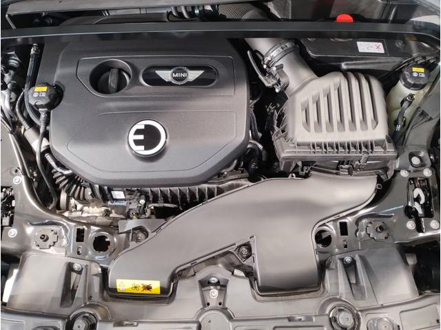 ＭＩＮＩ クーパーＳ　Ｅ　クロスオーバー　オール４　純正ＨＤＤナビ　バックカメラ　コーナーセンサー　追従型クルコン　電動リアゲート　シートヒーター　ＬＥＤヘッドライト　ＬＥＤフォグランプ　コンフォートアクセス　衝突警告　歩行者警告　純正１８インチアルミ（17枚目）