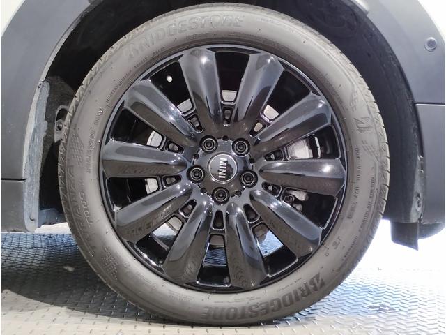 ＭＩＮＩ クーパーＳ　Ｅ　クロスオーバー　オール４　純正ＨＤＤナビ　バックカメラ　コーナーセンサー　追従型クルコン　電動リアゲート　シートヒーター　ＬＥＤヘッドライト　ＬＥＤフォグランプ　コンフォートアクセス　衝突警告　歩行者警告　純正１８インチアルミ（19枚目）