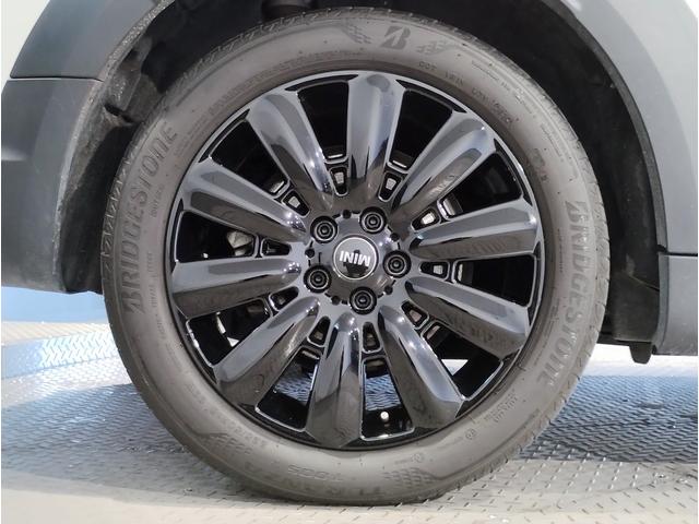 ＭＩＮＩ クーパーＳ　Ｅ　クロスオーバー　オール４　純正ＨＤＤナビ　バックカメラ　コーナーセンサー　追従型クルコン　電動リアゲート　シートヒーター　ＬＥＤヘッドライト　ＬＥＤフォグランプ　コンフォートアクセス　衝突警告　歩行者警告　純正１８インチアルミ（20枚目）