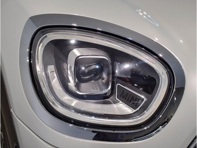 ＭＩＮＩ クーパーＳ　Ｅ　クロスオーバー　オール４　純正ＨＤＤナビ　バックカメラ　コーナーセンサー　追従型クルコン　電動リアゲート　シートヒーター　ＬＥＤヘッドライト　ＬＥＤフォグランプ　コンフォートアクセス　衝突警告　歩行者警告　純正１８インチアルミ（33枚目）
