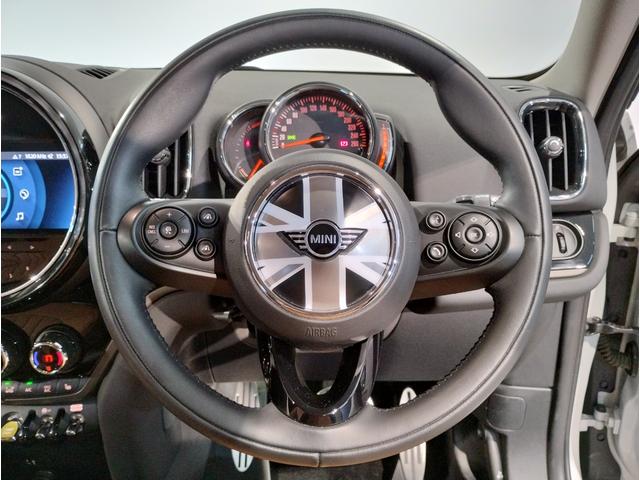 ＭＩＮＩ クーパーＳ　Ｅ　クロスオーバー　オール４　純正ＨＤＤナビ　バックカメラ　コーナーセンサー　追従型クルコン　電動リアゲート　シートヒーター　ＬＥＤヘッドライト　ＬＥＤフォグランプ　コンフォートアクセス　衝突警告　歩行者警告　純正１８インチアルミ（50枚目）