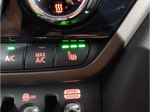 ＭＩＮＩ クーパーＳ　Ｅ　クロスオーバー　オール４　純正ＨＤＤナビ　バックカメラ　コーナーセンサー　追従型クルコン　電動リアゲート　シートヒーター　ＬＥＤヘッドライト　ＬＥＤフォグランプ　コンフォートアクセス　衝突警告　歩行者警告　純正１８インチアルミ（59枚目）