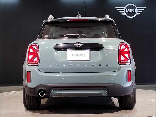 MINI クーパーDクロスオーバープレミアム+Pクラシクトリム 後期モデル 1オーナー シートヒーター ハーフレザーシート デジタルメーター 電動リアゲート アクティブクルーズコントロール 純正HDDナビ バックカメラ 障害物センサー LED ETC 純正17AW(9枚目)