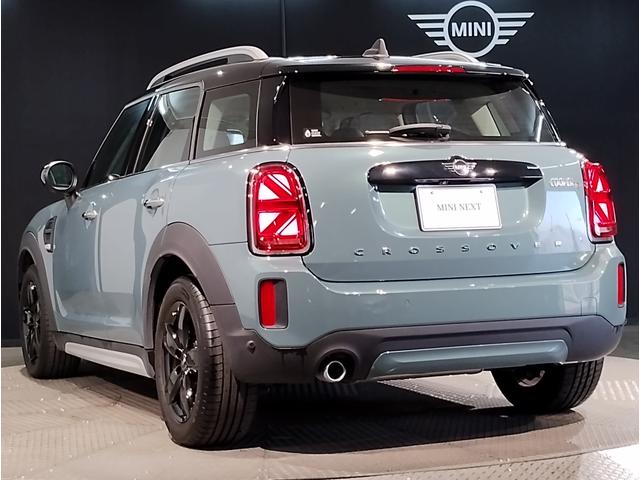 MINI クーパーDクロスオーバープレミアム+Pクラシクトリム 後期モデル 1オーナー シートヒーター ハーフレザーシート デジタルメーター 電動リアゲート アクティブクルーズコントロール 純正HDDナビ バックカメラ 障害物センサー LED ETC 純正17AW(10枚目)