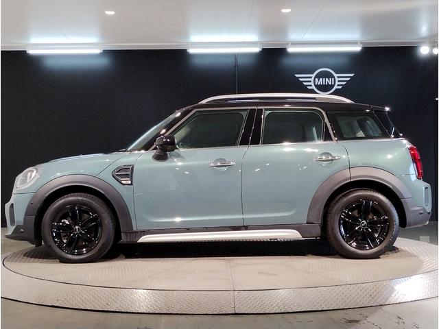 MINI クーパーDクロスオーバープレミアム+Pクラシクトリム 後期モデル 1オーナー シートヒーター ハーフレザーシート デジタルメーター 電動リアゲート アクティブクルーズコントロール 純正HDDナビ バックカメラ 障害物センサー LED ETC 純正17AW(11枚目)