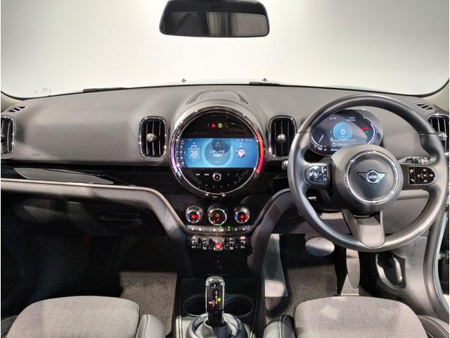 MINI クーパーDクロスオーバープレミアム+Pクラシクトリム 後期モデル 1オーナー シートヒーター ハーフレザーシート デジタルメーター 電動リアゲート アクティブクルーズコントロール 純正HDDナビ バックカメラ 障害物センサー LED ETC 純正17AW(12枚目)