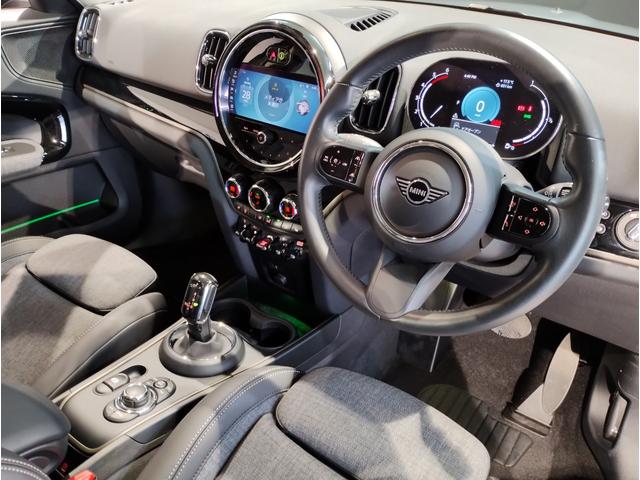 MINI クーパーDクロスオーバープレミアム+Pクラシクトリム 後期モデル 1オーナー シートヒーター ハーフレザーシート デジタルメーター 電動リアゲート アクティブクルーズコントロール 純正HDDナビ バックカメラ 障害物センサー LED ETC 純正17AW(13枚目)