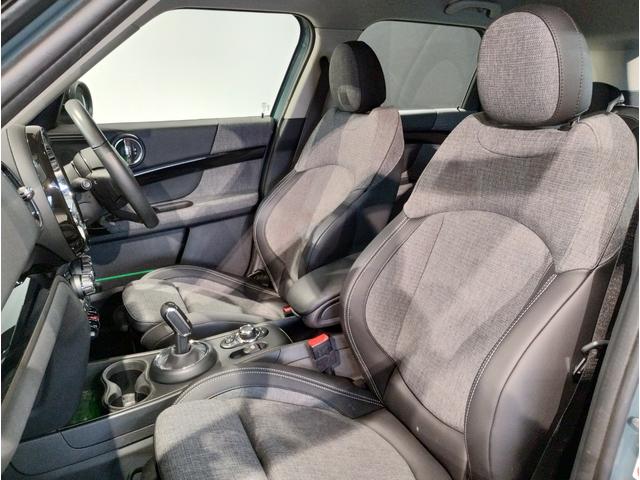 MINI クーパーDクロスオーバープレミアム+Pクラシクトリム 後期モデル 1オーナー シートヒーター ハーフレザーシート デジタルメーター 電動リアゲート アクティブクルーズコントロール 純正HDDナビ バックカメラ 障害物センサー LED ETC 純正17AW(15枚目)