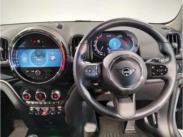 MINI クーパーDクロスオーバープレミアム+Pクラシクトリム 後期モデル 1オーナー シートヒーター ハーフレザーシート デジタルメーター 電動リアゲート アクティブクルーズコントロール 純正HDDナビ バックカメラ 障害物センサー LED ETC 純正17AW(18枚目)