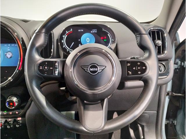 MINI クーパーDクロスオーバープレミアム+Pクラシクトリム 後期モデル 1オーナー シートヒーター ハーフレザーシート デジタルメーター 電動リアゲート アクティブクルーズコントロール 純正HDDナビ バックカメラ 障害物センサー LED ETC 純正17AW(19枚目)