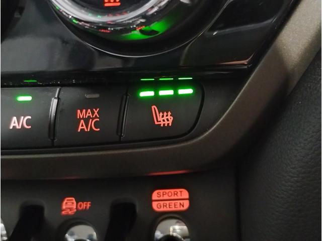 MINI クーパーDクロスオーバープレミアム+Pクラシクトリム 後期モデル 1オーナー シートヒーター ハーフレザーシート デジタルメーター 電動リアゲート アクティブクルーズコントロール 純正HDDナビ バックカメラ 障害物センサー LED ETC 純正17AW(34枚目)