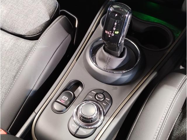 MINI クーパーDクロスオーバープレミアム+Pクラシクトリム 後期モデル 1オーナー シートヒーター ハーフレザーシート デジタルメーター 電動リアゲート アクティブクルーズコントロール 純正HDDナビ バックカメラ 障害物センサー LED ETC 純正17AW(35枚目)