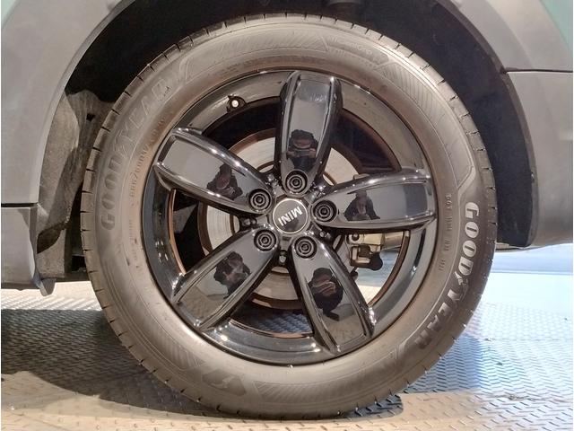 MINI クーパーDクロスオーバープレミアム+Pクラシクトリム 後期モデル 1オーナー シートヒーター ハーフレザーシート デジタルメーター 電動リアゲート アクティブクルーズコントロール 純正HDDナビ バックカメラ 障害物センサー LED ETC 純正17AW(62枚目)