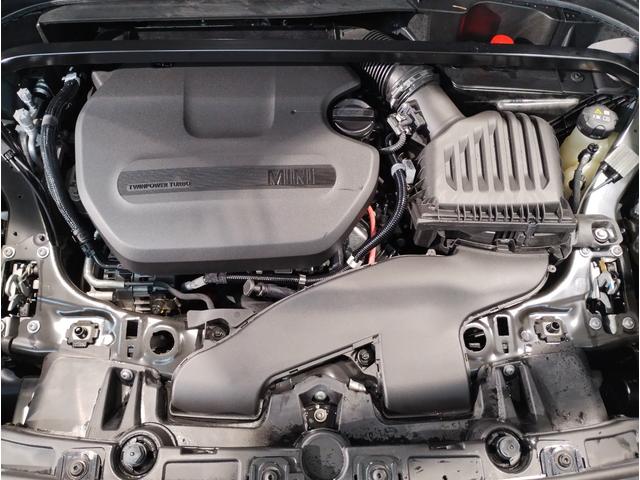 MINI クーパーDクロスオーバープレミアム+Pクラシクトリム 後期モデル 1オーナー シートヒーター ハーフレザーシート デジタルメーター 電動リアゲート アクティブクルーズコントロール 純正HDDナビ バックカメラ 障害物センサー LED ETC 純正17AW(64枚目)