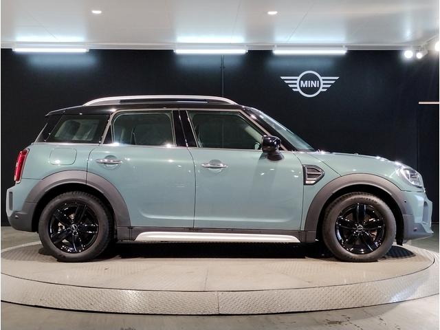 MINI クーパーDクロスオーバープレミアム+Pクラシクトリム 後期モデル 1オーナー シートヒーター ハーフレザーシート デジタルメーター 電動リアゲート アクティブクルーズコントロール 純正HDDナビ バックカメラ 障害物センサー LED ETC 純正17AW(70枚目)