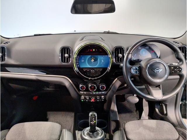 MINI クーパーSD クロスオーバー オール4 後期モデル 1オーナー ハーフレザーシート シートヒーター デジタルメーター 純正HDDナビ バックカメラ 障害物センサ 追従式クルコン LEDヘッドライト ETC 純正18AW コンフォートアクセス(12枚目)