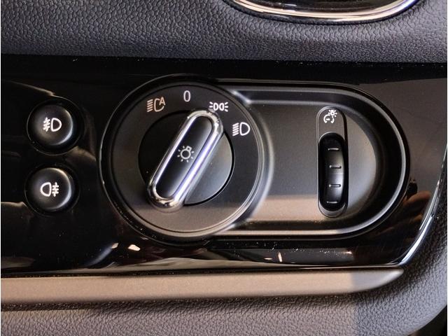 MINI クーパーSD クロスオーバー オール4 後期モデル 1オーナー ハーフレザーシート シートヒーター デジタルメーター 純正HDDナビ バックカメラ 障害物センサ 追従式クルコン LEDヘッドライト ETC 純正18AW コンフォートアクセス(44枚目)