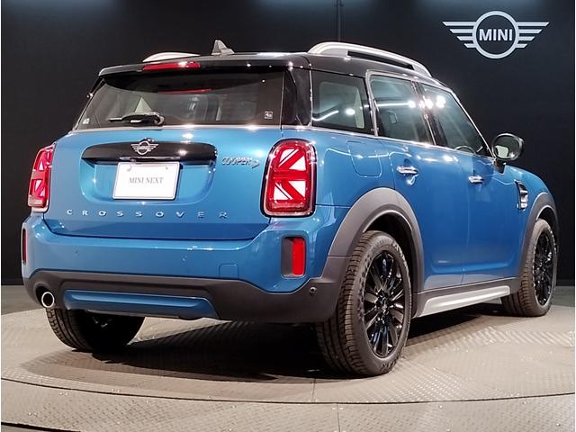 ＭＩＮＩ クーパーＤクロスオーバープレミアム＋Ｐクラシクトリム　後期モデル　電動リアゲート　追従式クルーズコントロール　液晶メーター　バックカメラ　ＬＥＤヘッドライト　衝突軽減ブレーキ　コーナーセンサー　シートヒーター　純正ナビ　ワイヤレス充電（8枚目）