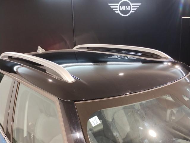 ＭＩＮＩ クーパーＤクロスオーバープレミアム＋Ｐクラシクトリム　後期モデル　電動リアゲート　追従式クルーズコントロール　液晶メーター　バックカメラ　ＬＥＤヘッドライト　衝突軽減ブレーキ　コーナーセンサー　シートヒーター　純正ナビ　ワイヤレス充電（16枚目）