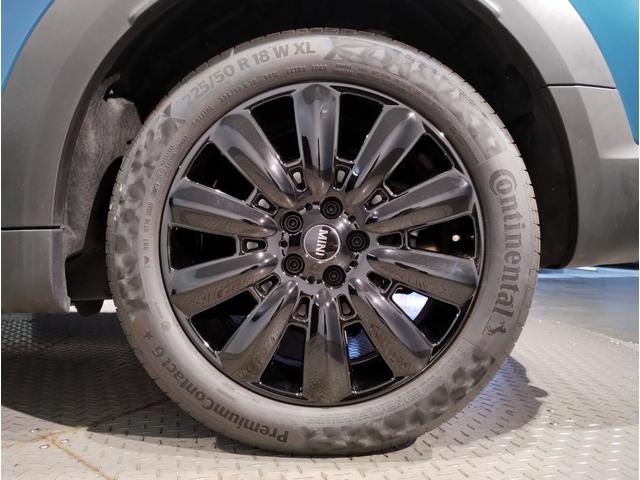 ＭＩＮＩ クーパーＤクロスオーバープレミアム＋Ｐクラシクトリム　後期モデル　電動リアゲート　追従式クルーズコントロール　液晶メーター　バックカメラ　ＬＥＤヘッドライト　衝突軽減ブレーキ　コーナーセンサー　シートヒーター　純正ナビ　ワイヤレス充電（19枚目）