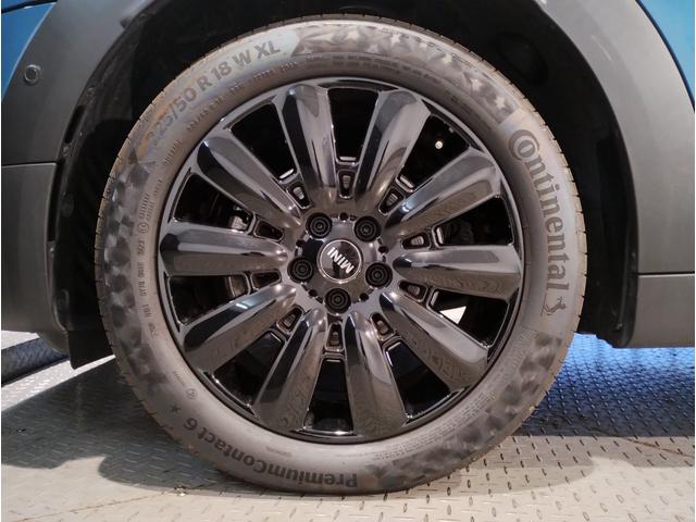 ＭＩＮＩ クーパーＤクロスオーバープレミアム＋Ｐクラシクトリム　後期モデル　電動リアゲート　追従式クルーズコントロール　液晶メーター　バックカメラ　ＬＥＤヘッドライト　衝突軽減ブレーキ　コーナーセンサー　シートヒーター　純正ナビ　ワイヤレス充電（20枚目）