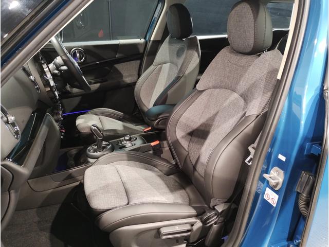 ＭＩＮＩ クーパーＤクロスオーバープレミアム＋Ｐクラシクトリム　後期モデル　電動リアゲート　追従式クルーズコントロール　液晶メーター　バックカメラ　ＬＥＤヘッドライト　衝突軽減ブレーキ　コーナーセンサー　シートヒーター　純正ナビ　ワイヤレス充電（28枚目）