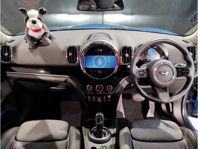 ＭＩＮＩ クーパーＤクロスオーバープレミアム＋Ｐクラシクトリム　後期モデル　電動リアゲート　追従式クルーズコントロール　液晶メーター　バックカメラ　ＬＥＤヘッドライト　衝突軽減ブレーキ　コーナーセンサー　シートヒーター　純正ナビ　ワイヤレス充電（35枚目）
