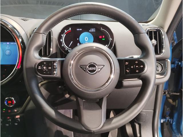 ＭＩＮＩ クーパーＤクロスオーバープレミアム＋Ｐクラシクトリム　後期モデル　電動リアゲート　追従式クルーズコントロール　液晶メーター　バックカメラ　ＬＥＤヘッドライト　衝突軽減ブレーキ　コーナーセンサー　シートヒーター　純正ナビ　ワイヤレス充電（37枚目）