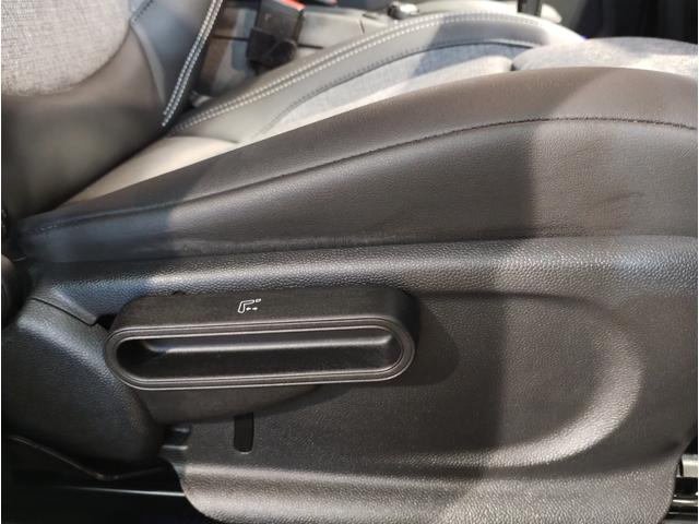 ＭＩＮＩ クーパーＤクロスオーバープレミアム＋Ｐクラシクトリム　後期モデル　電動リアゲート　追従式クルーズコントロール　液晶メーター　バックカメラ　ＬＥＤヘッドライト　衝突軽減ブレーキ　コーナーセンサー　シートヒーター　純正ナビ　ワイヤレス充電（42枚目）