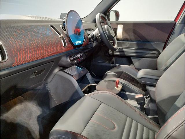 MINI ジョンクーパーワークス カントリーマンオール4JCW 元デモカー Lパッケージ 純正20インチAW JCW専用ブレーキ Harmankardon ヘッドアップディスプレイ ハーフレザー シート&ハンドルヒーター 電動シート 電動リアゲート 全周囲カメラ(16枚目)