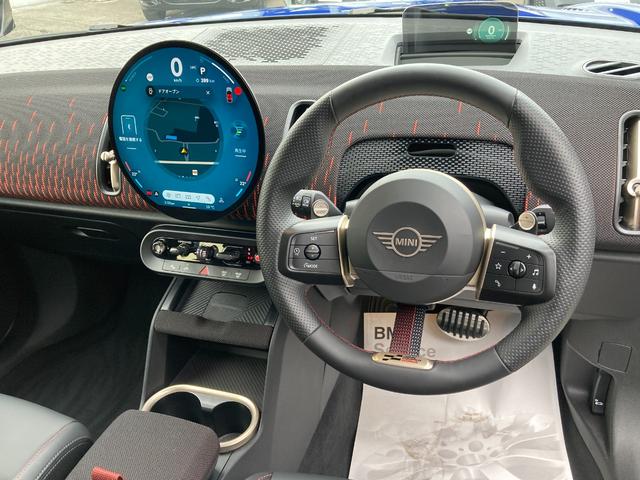 MINI ジョンクーパーワークス カントリーマンオール4JCW 弊社デモカー JCW専用20インチアルミ メモリ機能付パワーシート シートヒーター ヘッドアップディスプレイ パドルシフト ワイヤレス充電 LEDヘッドライト 追従型クルコン JCW専用キャリパー(43枚目)