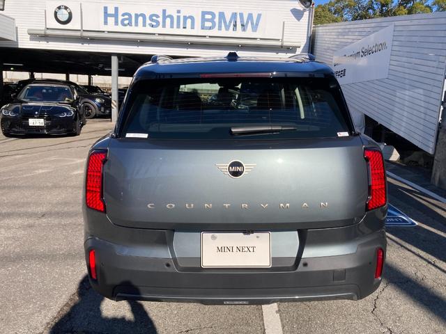 MINI カントリーマンD クラシック・トリム 弊社デモカー ヘッドアップディスプレイ シートヒーター ステアリングヒーター 純正18インチアルミ 電動リアゲート 追従型クルーズコントロール 全周囲カメラ ワイヤレス充電 LEDヘッドライト U25(26枚目)
