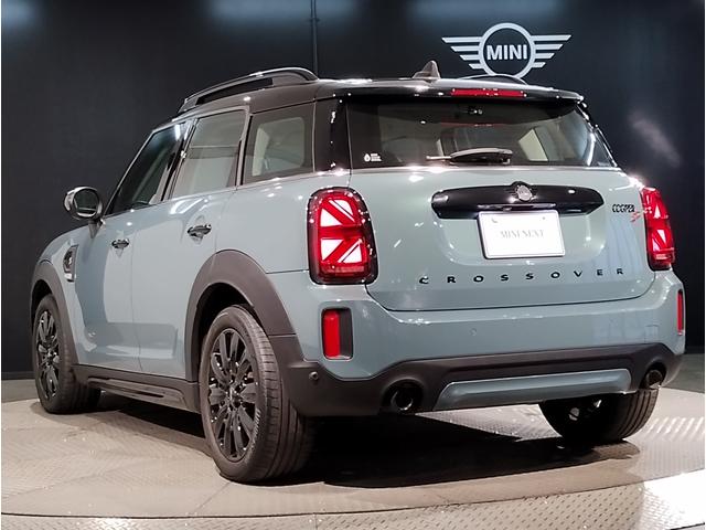 MINI クーパーSD クロスオーバー オール4 後期モデル 1オーナー ハーフレザー シートヒーター 電動リアゲート 純正HDDナビ バックカメラ 障害物センサー アクティブクルーズコントロール デジタルメーター 純正18AW LED スマートキー(10枚目)