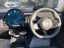 ☆MINIの車の始まりは大人四人がギリギリ乗れるコンパクトな車です!!今となっては3ナンバーですが、もともとは5ナンバーの車でした!!