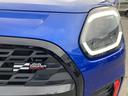 ジョンクーパーワークス カントリーマンオール4JCW 弊社デモカー JCW専用20インチアルミ メモリ機能付パワーシート シートヒーター ヘッドアップディスプレイ パドルシフト ワイヤレス充電 LEDヘッドライト 追従型クルコン JCW専用キャリパー(26枚目)