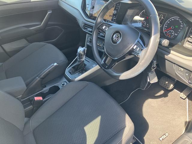 ポロ ＴＳＩコンフォートライン　Ｎａｖｉ　リアビューカメラ　デイタイムランニングライト　パークディスタンスコントロール　フォルクスワーゲン純正インフォテイメントシステム　ＵＳＢポート　ＥＴＣ車載器（8枚目）