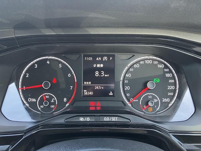 ポロ ＴＳＩコンフォートライン　Ｎａｖｉ　リアビューカメラ　デイタイムランニングライト　パークディスタンスコントロール　フォルクスワーゲン純正インフォテイメントシステム　ＵＳＢポート　ＥＴＣ車載器（14枚目）