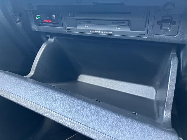 ポロ ＴＳＩコンフォートライン　Ｎａｖｉ　リアビューカメラ　デイタイムランニングライト　パークディスタンスコントロール　フォルクスワーゲン純正インフォテイメントシステム　ＵＳＢポート　ＥＴＣ車載器（23枚目）