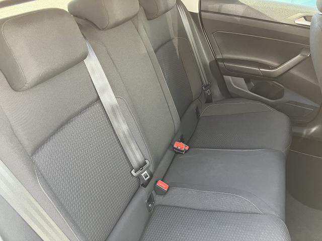 ポロ ＴＳＩコンフォートライン　Ｎａｖｉ　リアビューカメラ　デイタイムランニングライト　パークディスタンスコントロール　フォルクスワーゲン純正インフォテイメントシステム　ＵＳＢポート　ＥＴＣ車載器（26枚目）