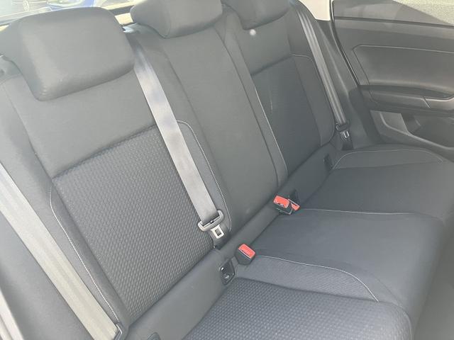 ポロ ＴＳＩコンフォートライン　Ｎａｖｉ　リアビューカメラ　デイタイムランニングライト　パークディスタンスコントロール　フォルクスワーゲン純正インフォテイメントシステム　ＵＳＢポート　ＥＴＣ車載器（27枚目）