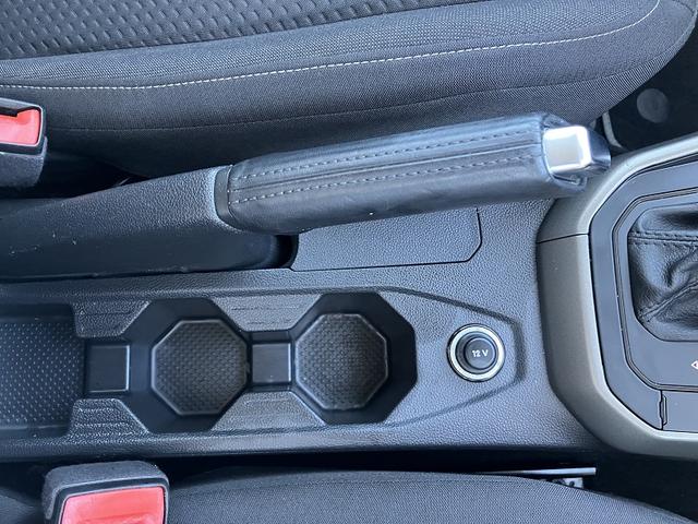 ポロ ＴＳＩコンフォートライン　Ｎａｖｉ　リアビューカメラ　デイタイムランニングライト　パークディスタンスコントロール　フォルクスワーゲン純正インフォテイメントシステム　ＵＳＢポート　ＥＴＣ車載器（50枚目）