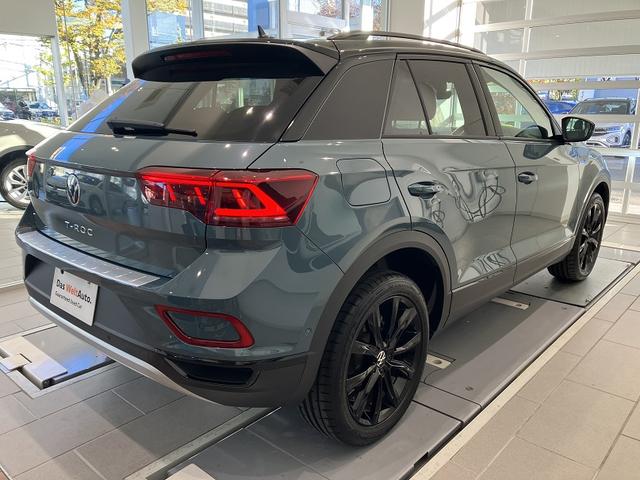 Ｔ－ロック ＴＳＩ　ブラックスタイル　Ｎａｖｉ　レザーシート　フォルクスワーゲン純正インフォテイメントシステム　パークディスタンスコントロール　ドライブレコーダー　ＬＥＤマトリックスヘッドライト　パワーテールゲート　アルミホイール（7枚目）