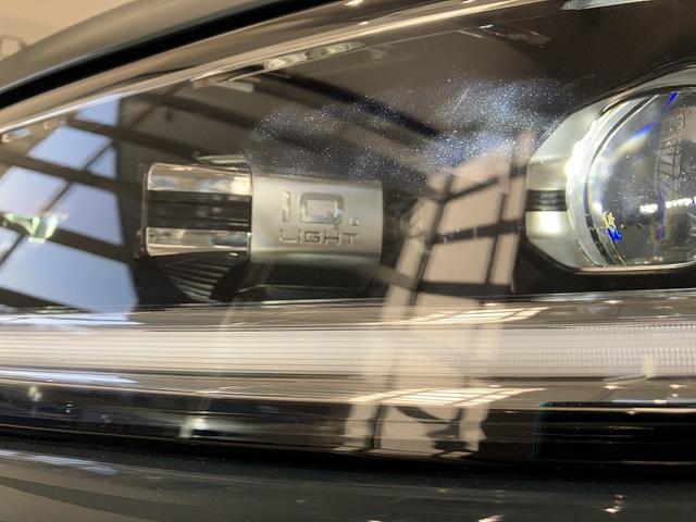 Ｔ－ロック ＴＳＩ　ブラックスタイル　Ｎａｖｉ　レザーシート　フォルクスワーゲン純正インフォテイメントシステム　パークディスタンスコントロール　ドライブレコーダー　ＬＥＤマトリックスヘッドライト　パワーテールゲート　アルミホイール（12枚目）