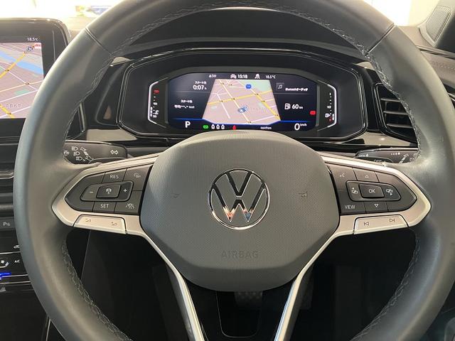 Ｔ－ロック ＴＳＩ　ブラックスタイル　Ｎａｖｉ　レザーシート　フォルクスワーゲン純正インフォテイメントシステム　パークディスタンスコントロール　ドライブレコーダー　ＬＥＤマトリックスヘッドライト　パワーテールゲート　アルミホイール（19枚目）