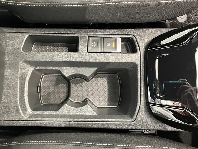 Ｔ－ロック ＴＳＩ　ブラックスタイル　Ｎａｖｉ　レザーシート　フォルクスワーゲン純正インフォテイメントシステム　パークディスタンスコントロール　ドライブレコーダー　ＬＥＤマトリックスヘッドライト　パワーテールゲート　アルミホイール（25枚目）