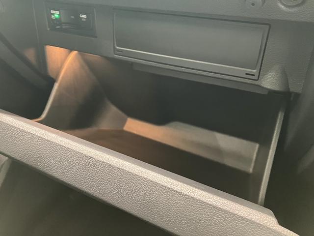 Ｔ－ロック ＴＳＩ　ブラックスタイル　Ｎａｖｉ　レザーシート　フォルクスワーゲン純正インフォテイメントシステム　パークディスタンスコントロール　ドライブレコーダー　ＬＥＤマトリックスヘッドライト　パワーテールゲート　アルミホイール（29枚目）