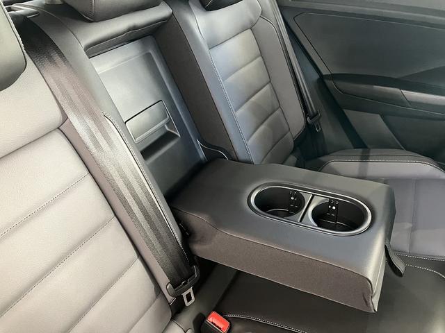Ｔ－ロック ＴＳＩ　ブラックスタイル　Ｎａｖｉ　レザーシート　フォルクスワーゲン純正インフォテイメントシステム　パークディスタンスコントロール　ドライブレコーダー　ＬＥＤマトリックスヘッドライト　パワーテールゲート　アルミホイール（35枚目）